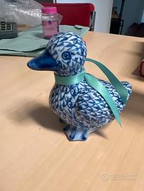 Statuina a fiorma di anatra in porcellana