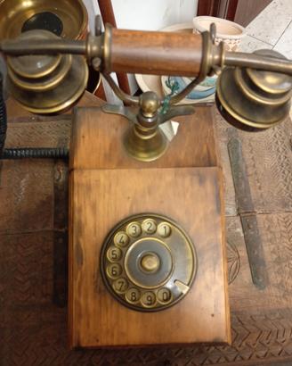 Telefono "old style"