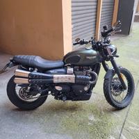 Triumph Street Scrambler 900 Matt Kakhi