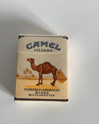 Pacchetto vuoto sigarette Camel da 25 anni 80