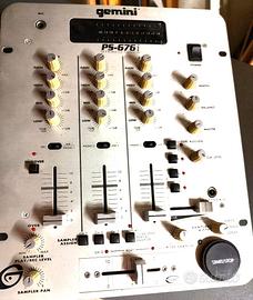 MIXER AUDIO PER D.J  O IMPIANTI HI FI STEREO