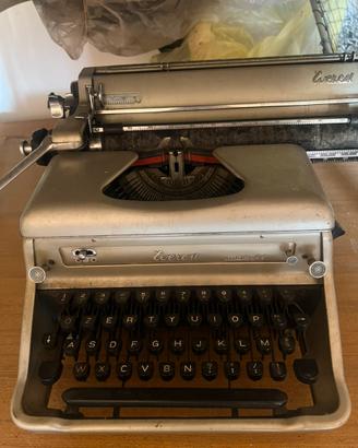 Macchina da scrivere vintage Everest mod. S.T