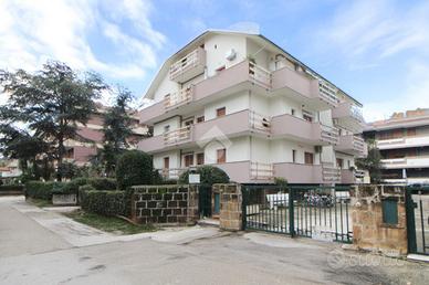 2 LOCALI A FRANCAVILLA AL MARE