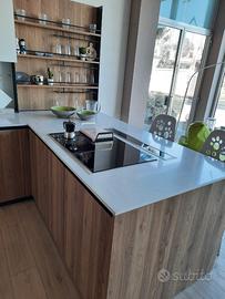 Isola/penisola cucina in esposizione