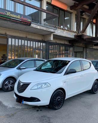 Lancia Ypsilon elefantino-5 porte-con solo 60000 k