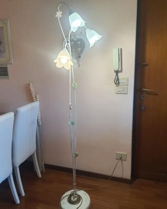 piantana con tre lampade