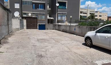 Ampio Locale uso deposito con cortile Quartu S.E