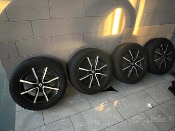 Cerchi con gomme da neve