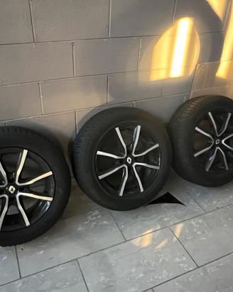 Cerchi con gomme da neve