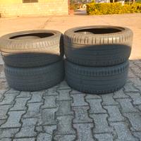 4 pneumatici Michelin per Porsche Macan 