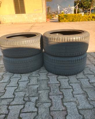4 pneumatici Michelin per Porsche Macan 