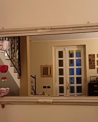 GRANDE SPECCHIO SHABBY CON CORNICE  INTAGLIATA