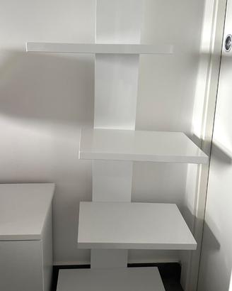 Scaffale moderno
