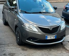 Lancia Ypsilon 1.2 69 CV 5 porte Silver