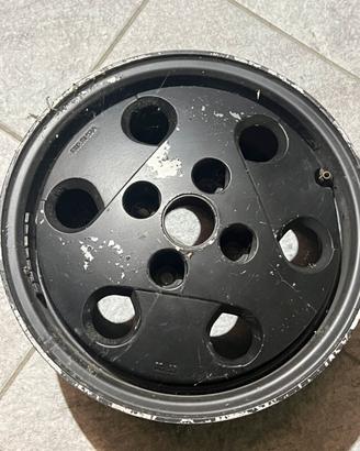 4 cerchi e 3 gomme
