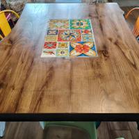 Tavolo in legno massello 