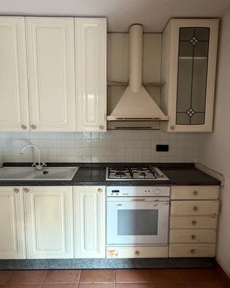 Cucina lineare completa stile classico