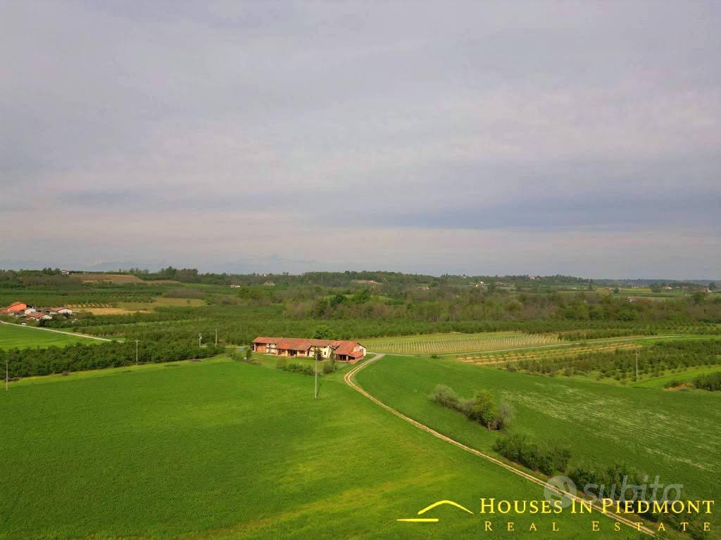 Rustico / Casale di 250 m² con più di 5 locali a P - Vista 5