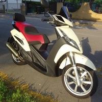 Geopolis 300 cc. Geostile Peugeot