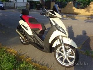 Geopolis 300 cc. Geostile Peugeot