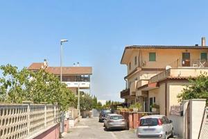 Ostia accogliente bilocale arredato