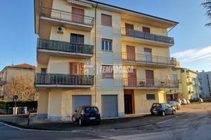 AMPIO TRILOCALE AUTONOMO CON BOX AUTO - ALBA