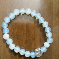 Bracciale in perle con zampa