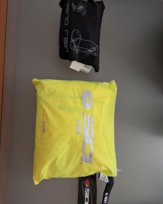tuta antipioggia tg S + copri scarpe 38/39