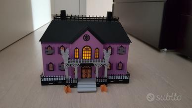 Casa a tema Halloween decortativa