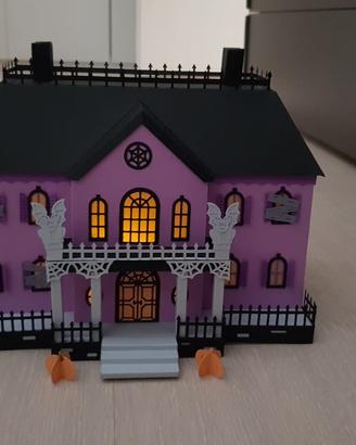 Casa a tema Halloween decortativa