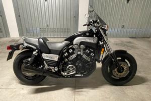 Yamaha V Max 1200
