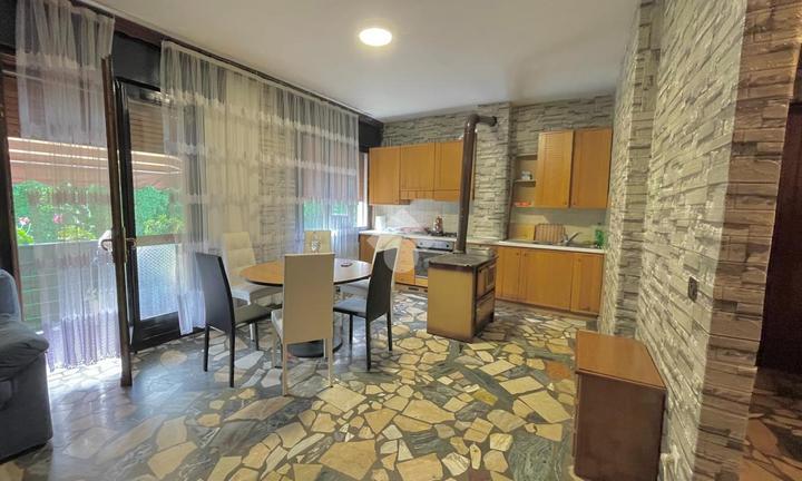 5 LOCALI A PIOMBINO DESE