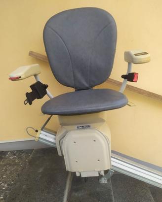 Poltroncina montascale per anziani e disabili