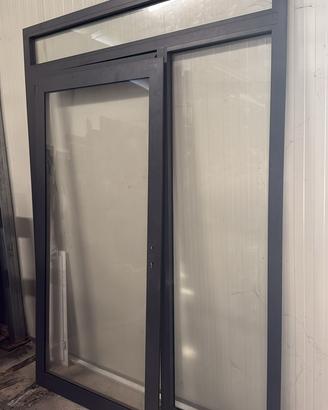 Porta con vetro fisso laterale