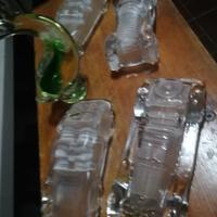 Modellini macchine e animali di vetro