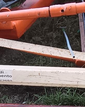 Gru a bandiera e paranco