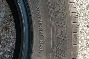 Gomme estive 205/60/16