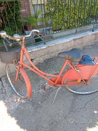 Bicicletta olimpia rossa