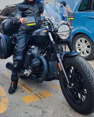 Guzzi V9 bobber anno 2023