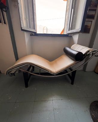 Chaise-long Le Corbusier replica