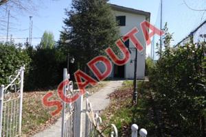 Immobile in asta di 308 m² con più di 5 locali a C