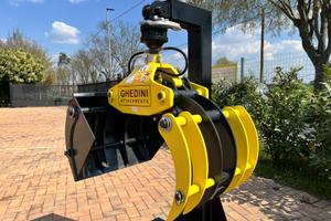 PINZA PER TRONCHI PER ESCAVATORE DA 2 A 10 TON