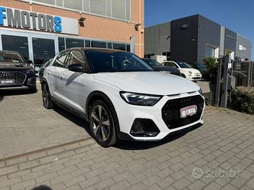 Audi A1 30 1.0 tfsi Identity Contrast 116cv s tron