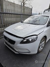 VOLVO V40 DEL 2017 PER RICAMBI