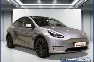 Tesla Model Y Performance AWD (presso la sede...