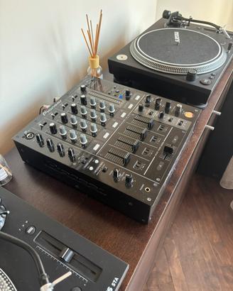 Mixer pioneer djm 700