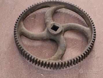ANTICO INGRANAGGIO RUOTA INDUSTRIALE