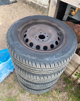 gomme  con cerchi 185/60/14
