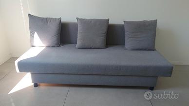 Divano (letto) tre posti 