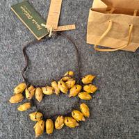 Collana artigianato brasiliano con semi di palmera